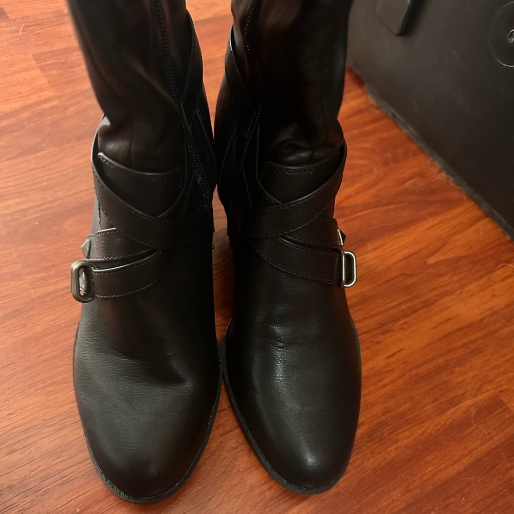 Rialto Claudette Knee High Woman's Boots - Picture 4 of 10